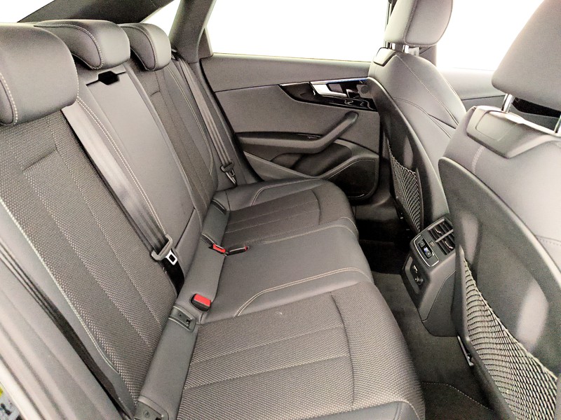 Audi A4 40 2.0 tdi mhev s line edition quattro 204cv s-tronic