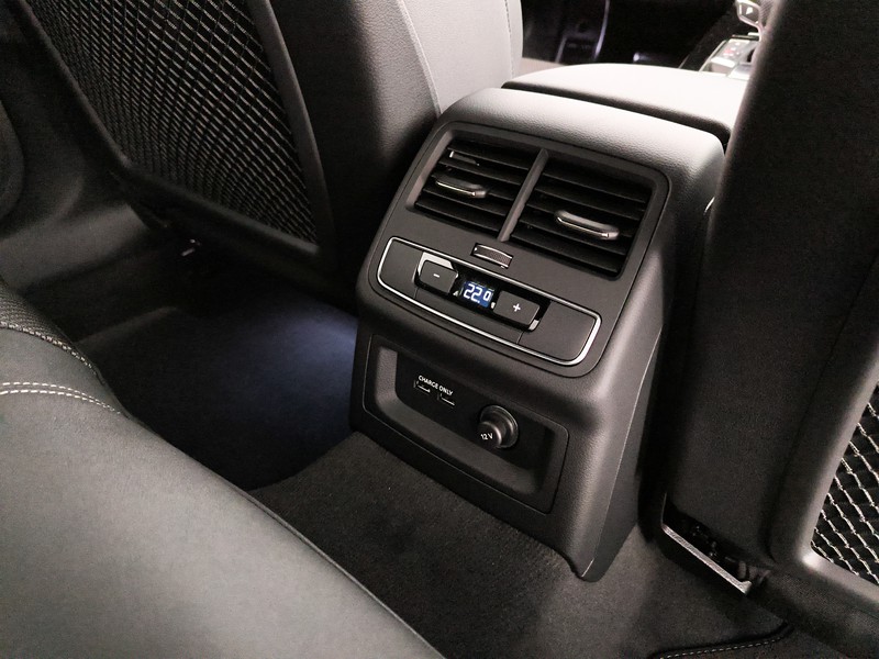 Audi A4 40 2.0 tdi mhev s line edition quattro 204cv s-tronic