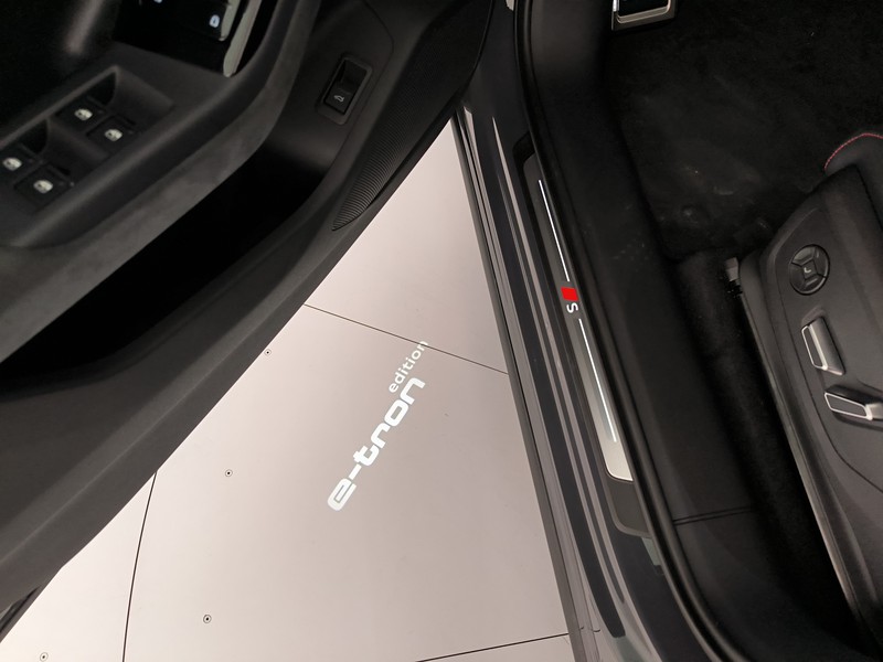 Audi Q6 e-tron s line edition quattro 387cv