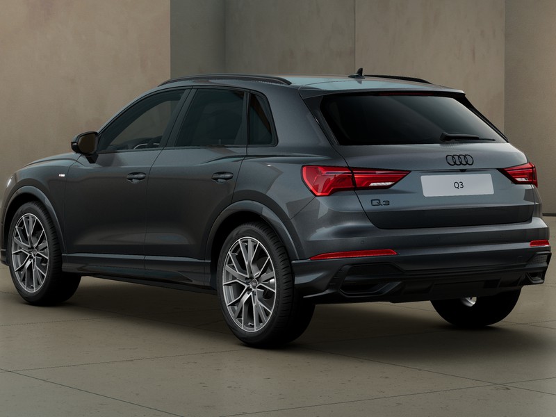 Audi Q3 35 2.0 tdi identity black s-tronic
