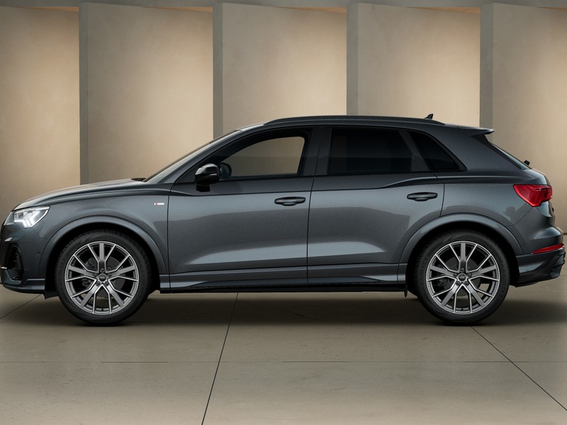Audi Q3 35 2.0 tdi identity black s-tronic