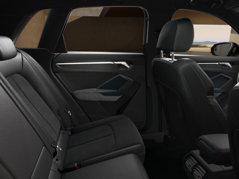Audi Q3 35 2.0 tdi identity black s-tronic