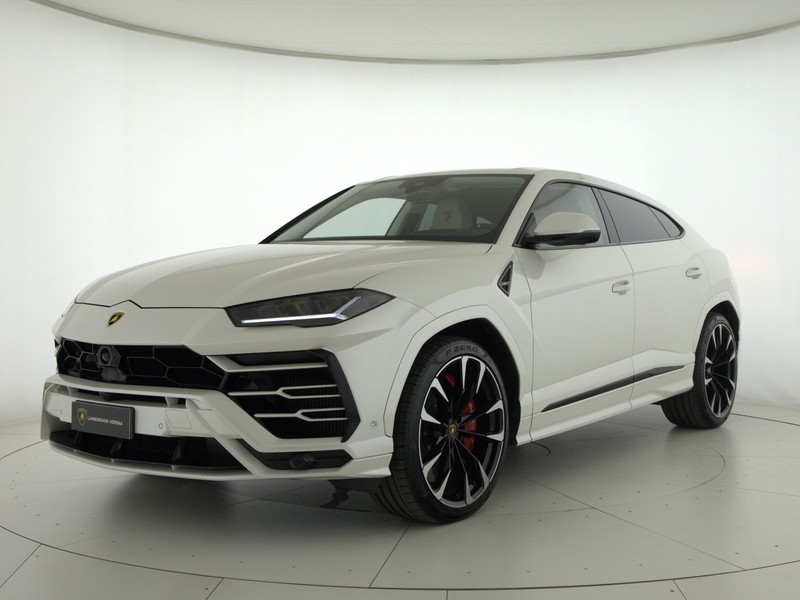 Lamborghini Urus 4.0 v8 auto