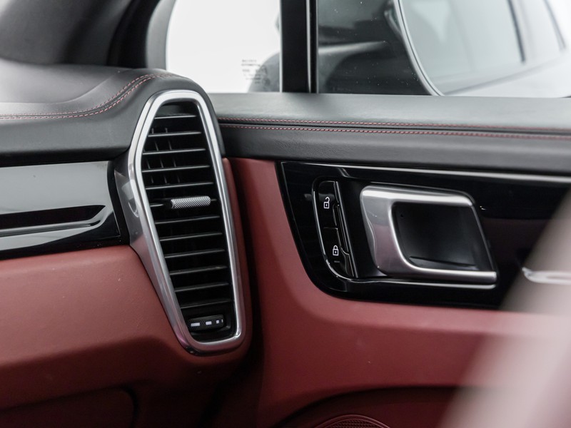 Porsche Cayenne coupe 3.0 e-hybrid tiptronic