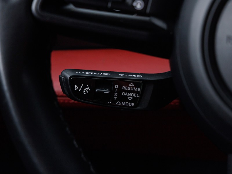 Porsche Taycan CUV 4S