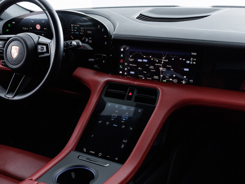 Porsche Taycan CUV 4S