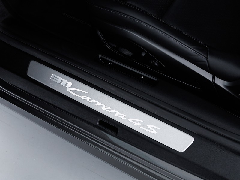 Porsche 911 Carrera 4S Cabriolet