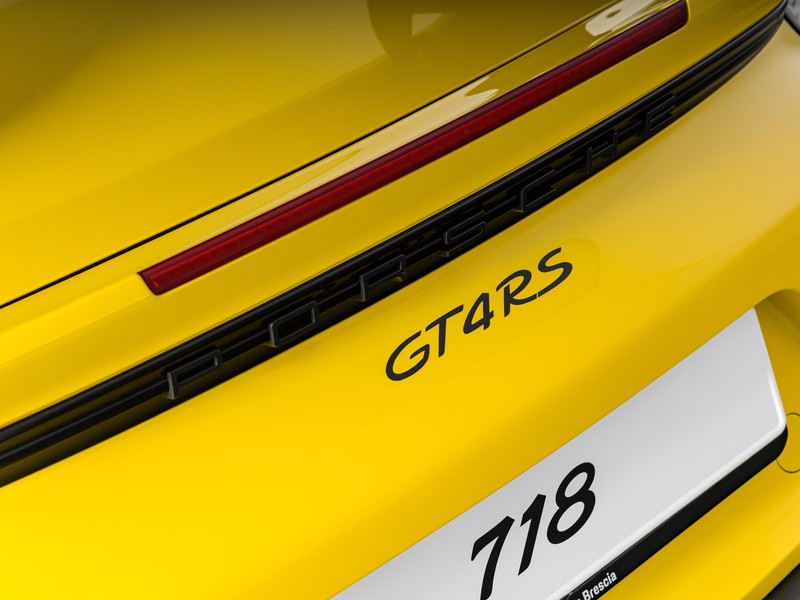 Porsche Cayman GT4 RS