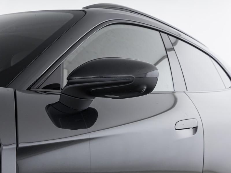 Porsche Taycan cross turismo 4s