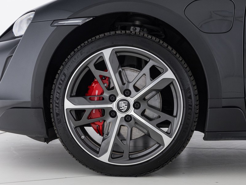Porsche Taycan cross turismo 4s