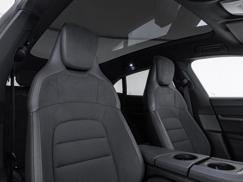 Porsche Taycan cross turismo 4s