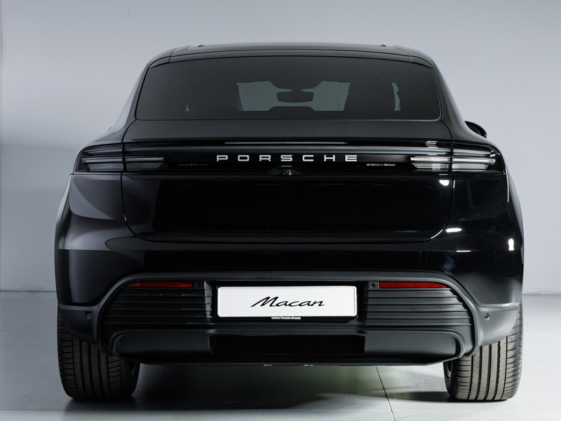 Porsche Macan 4