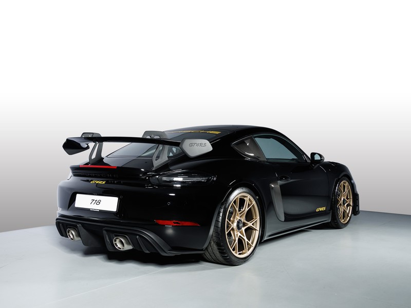 Porsche Cayman GT4 RS