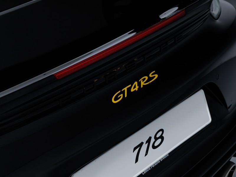 Porsche Cayman GT4 RS