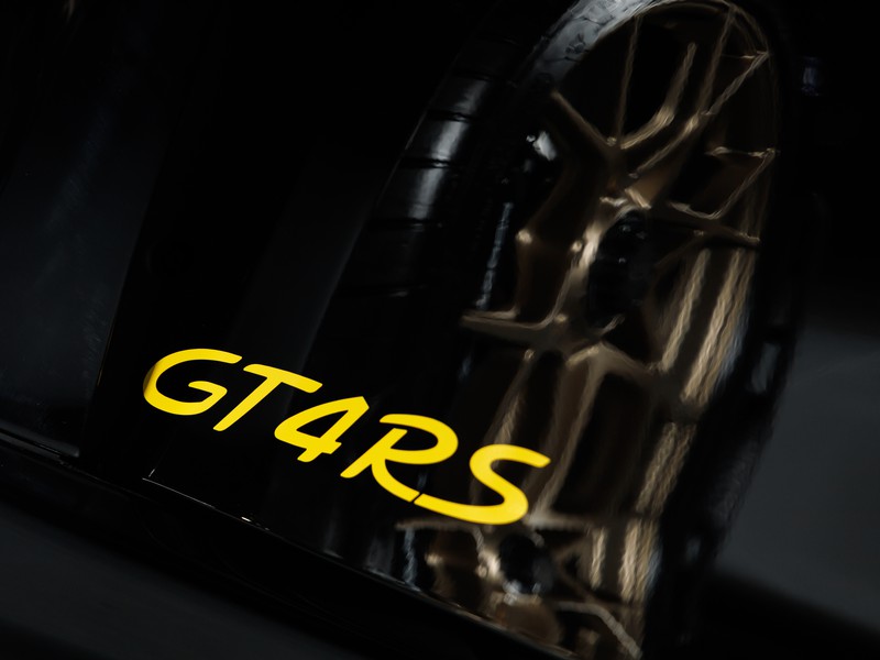 Porsche Cayman GT4 RS