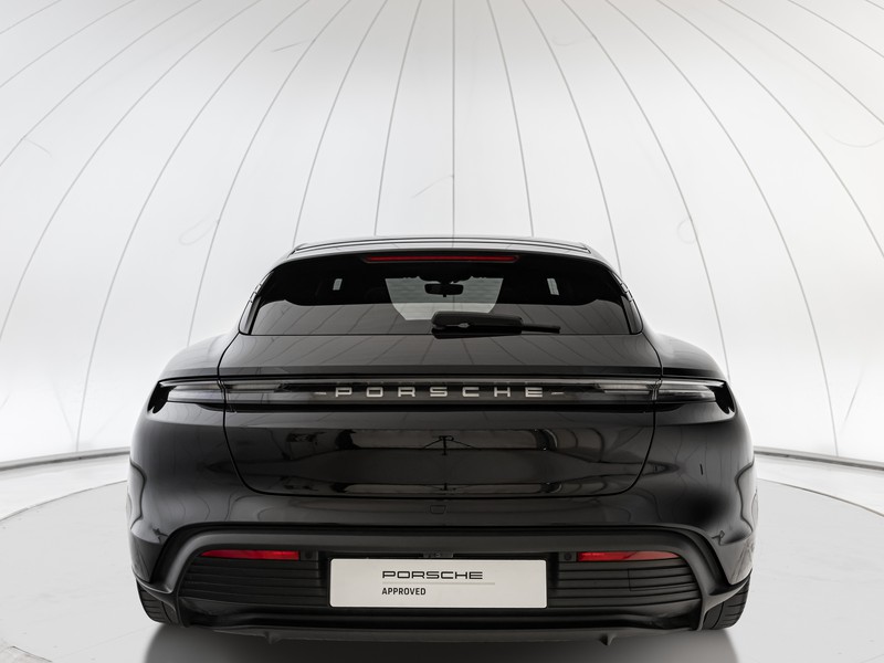 Porsche Taycan sport turismo