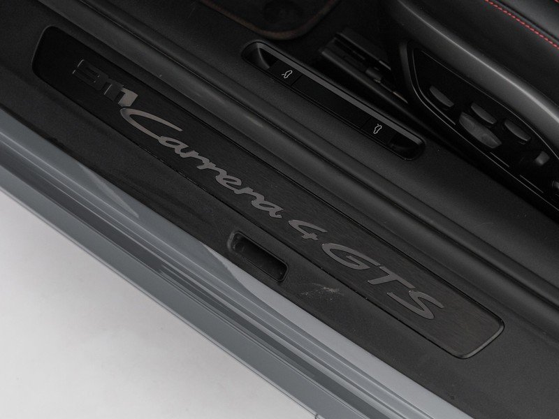 Porsche 911 cabrio 3.0 carrera 4 gts auto