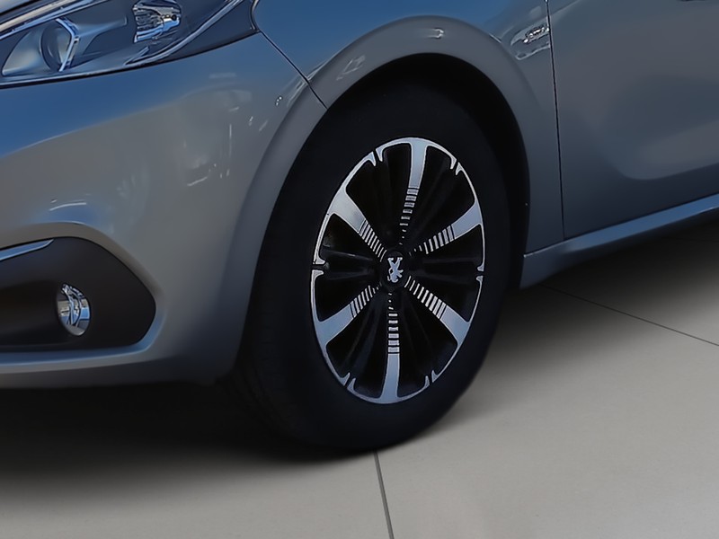 Peugeot 208 5p 1.2 puretech allure s&s 82cv my18