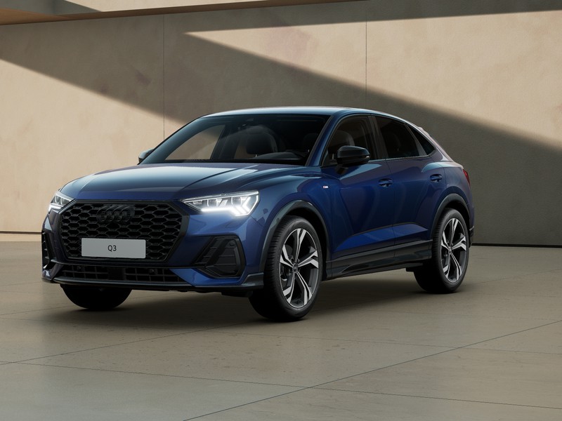 Audi Q3 sportback 35 1.5 tfsi identity black s-tronic