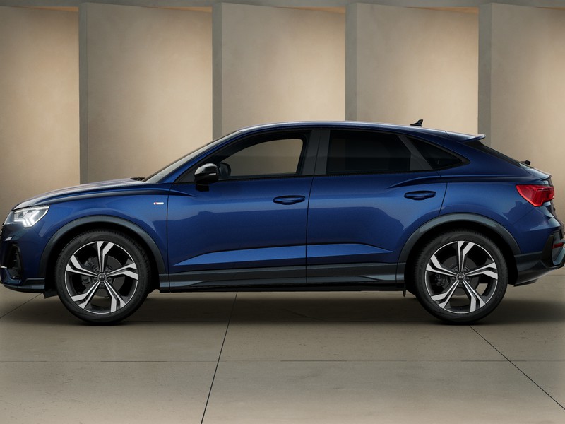 Audi Q3 sportback 35 1.5 tfsi identity black s-tronic