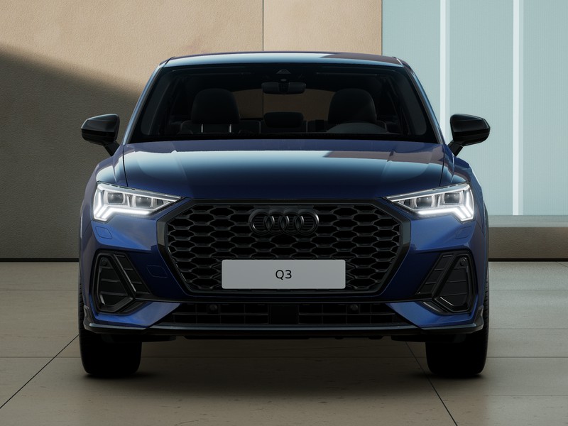 Audi Q3 sportback 35 1.5 tfsi identity black s-tronic