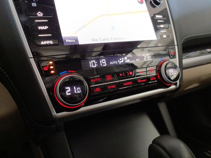 Subaru Outback 2.5i premium lineartronic