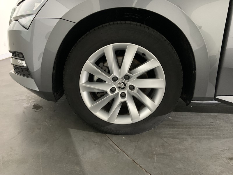 Skoda Superb wagon 2.0 tdi evo executive 150cv dsg