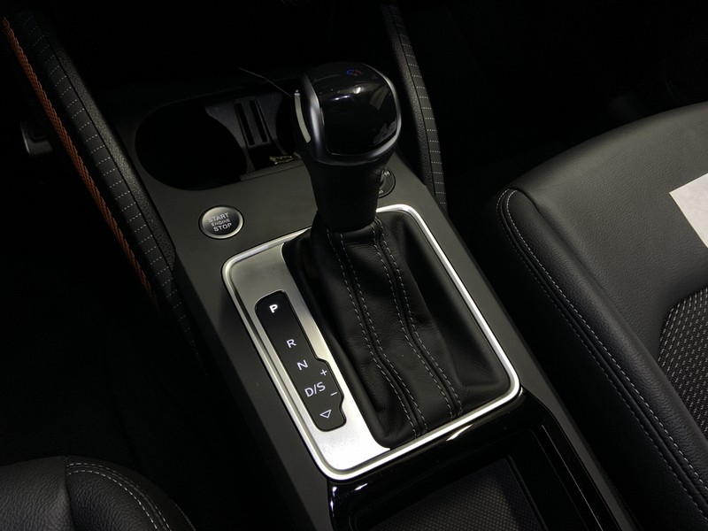 Audi Q2 35 1.5 tfsi identity black s-tronic