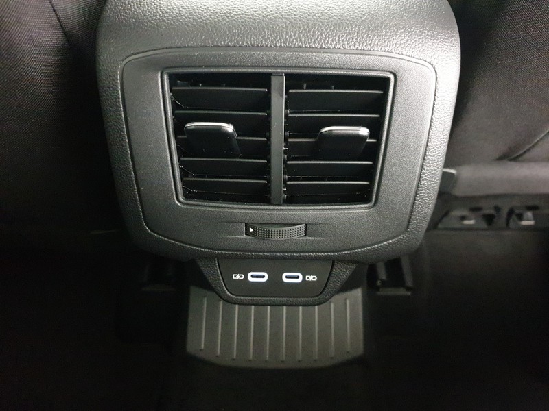 Volkswagen T-Roc 1.5 tsi sport dsg