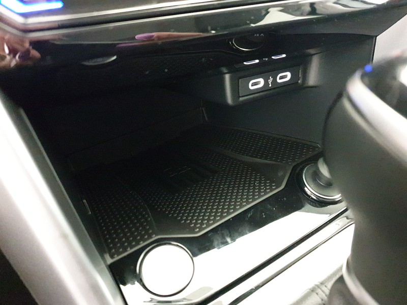 Volkswagen T-Roc 1.5 tsi sport dsg