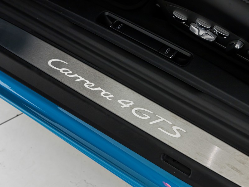 Porsche 911 cabrio 3.0 carrera 4 gts auto
