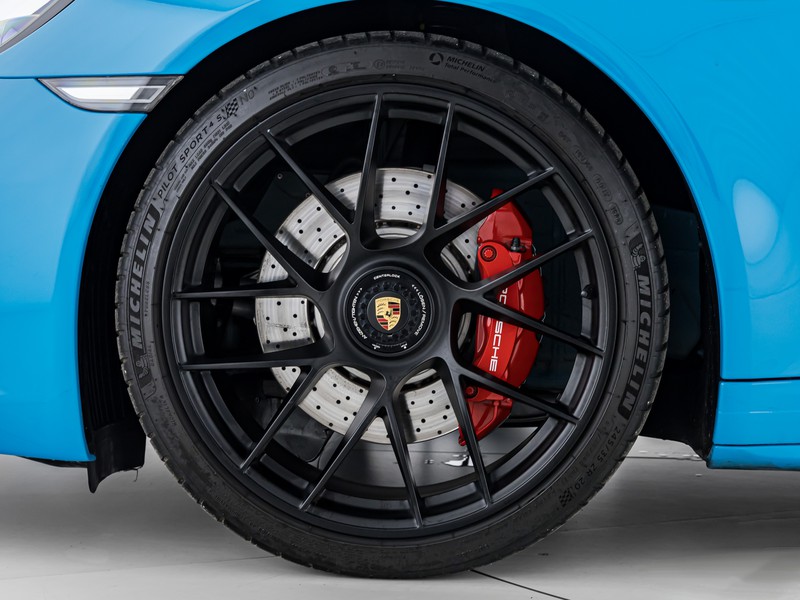 Porsche 911 cabrio 3.0 carrera 4 gts auto