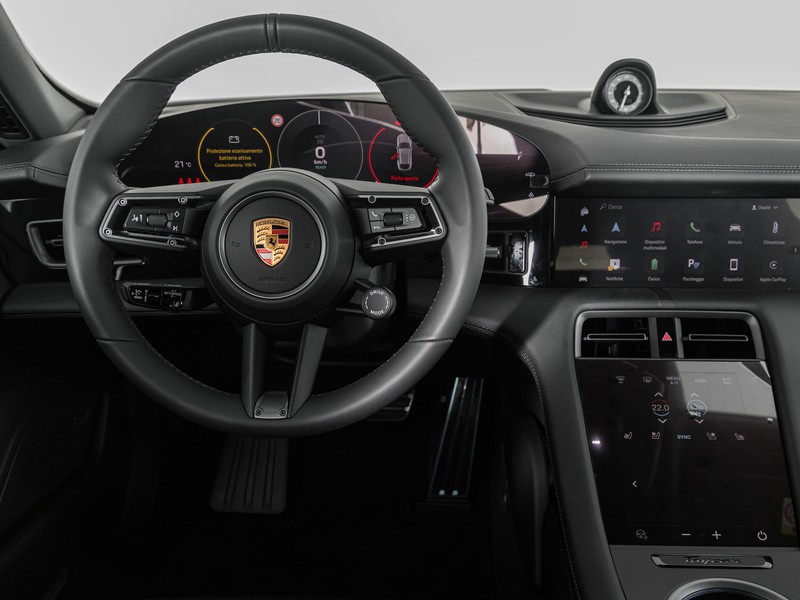 Porsche Taycan 4 Cross Turismo
