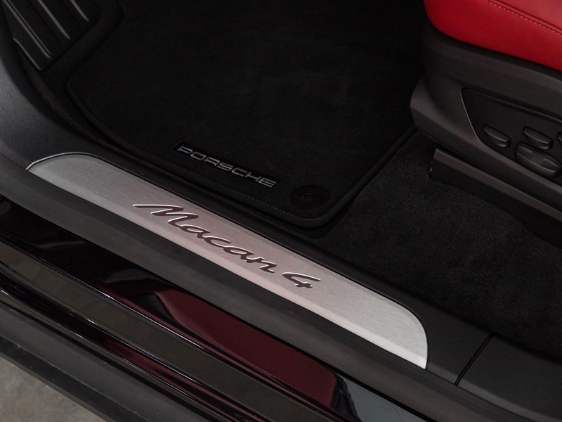 Porsche Macan 4