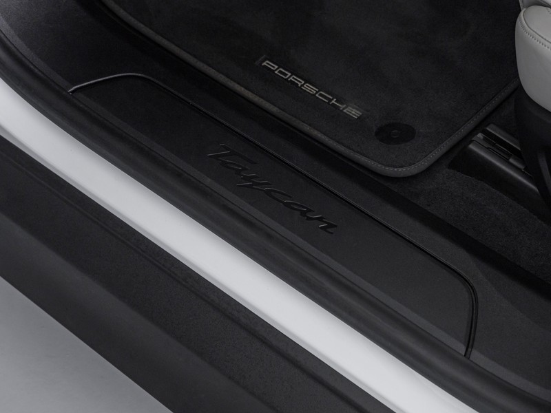 Porsche Taycan 