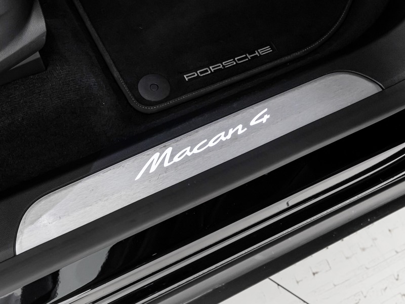 Porsche Macan 4