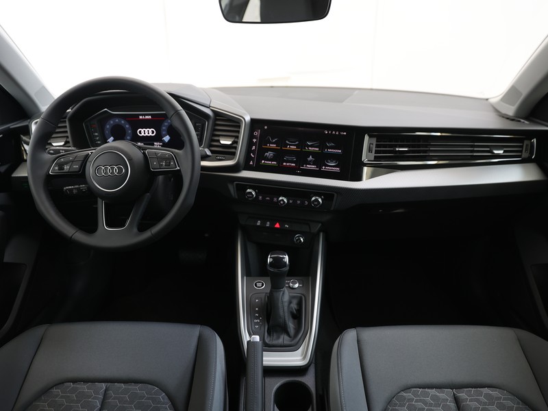 Audi A1 sportback 30 1.0 tfsi identity black 116cv s-tronic
