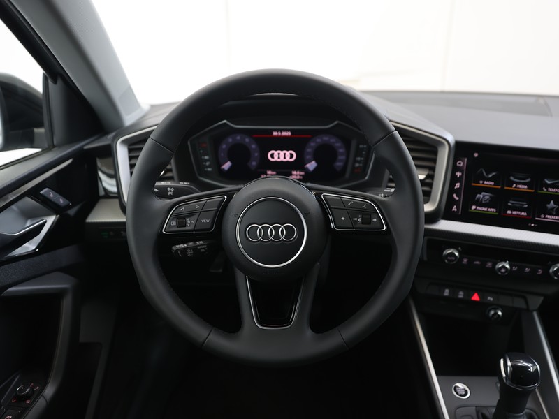 Audi A1 sportback 30 1.0 tfsi identity black 116cv s-tronic