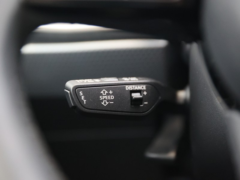 Audi A1 sportback 30 1.0 tfsi identity black 116cv s-tronic