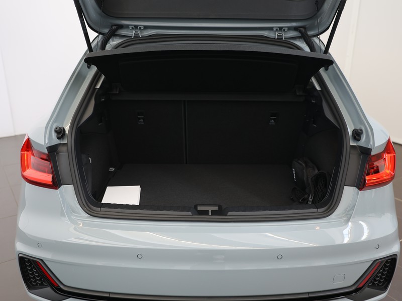 Audi A1 sportback 30 1.0 tfsi identity black 116cv s-tronic