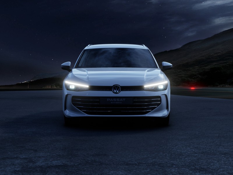 Volkswagen Passat 1.5 tsi ehybrid business 204cv dsg