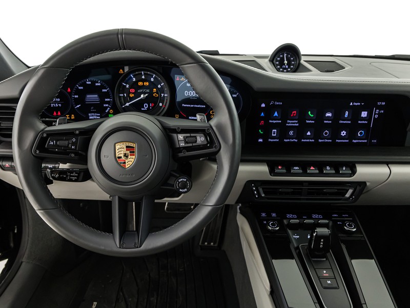 Porsche 911 coupe 3.0 carrera 4 gts auto