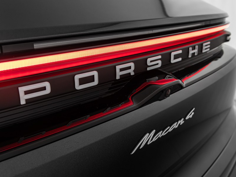 Porsche Macan 4