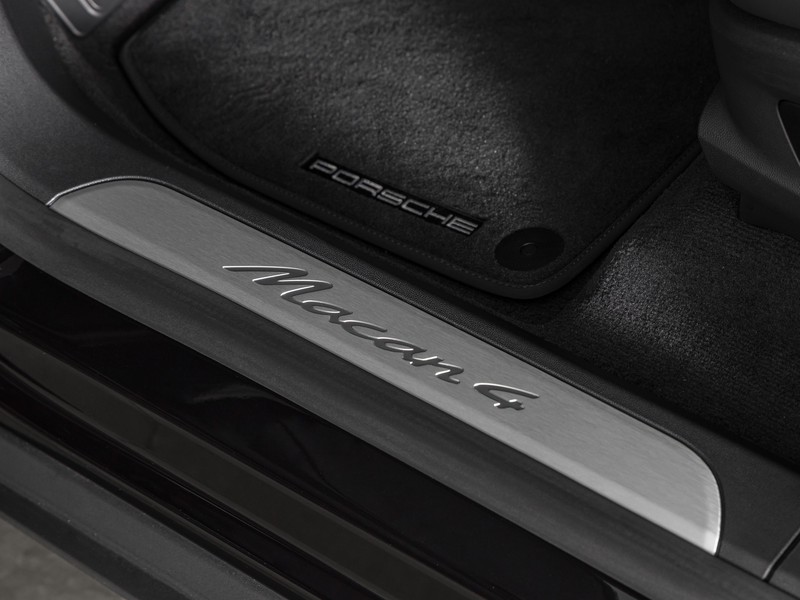 Porsche Macan 4