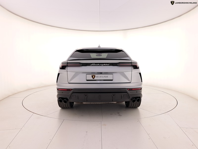 Lamborghini Urus 4.0 v8 auto