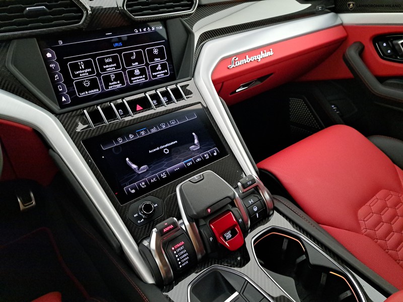 Lamborghini Urus 4.0 v8 auto