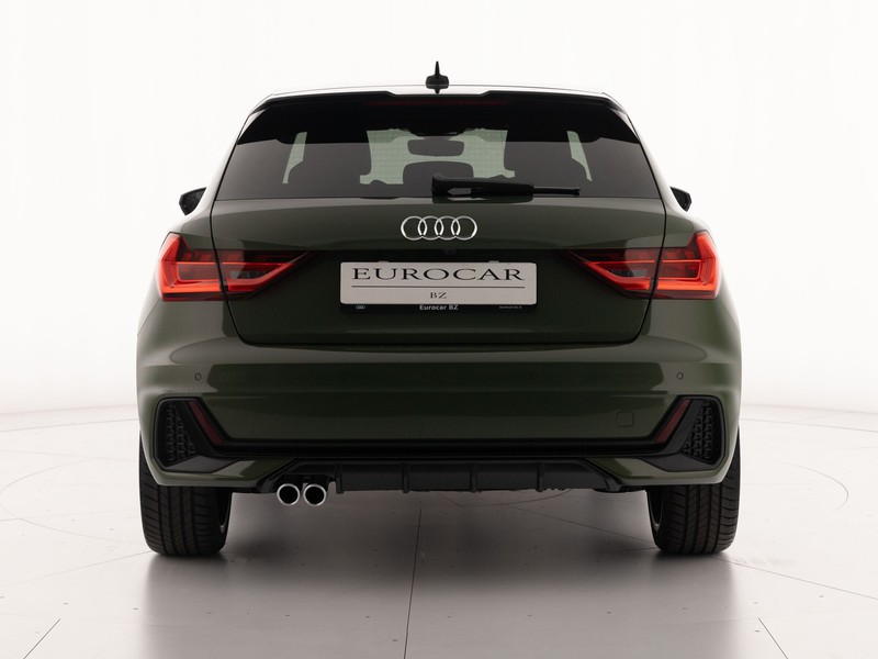 Audi A1 sportback 40 2.0 tfsi identity black 207cv s-tronic