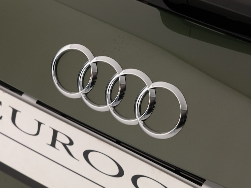 Audi A1 sportback 40 2.0 tfsi identity black 207cv s-tronic