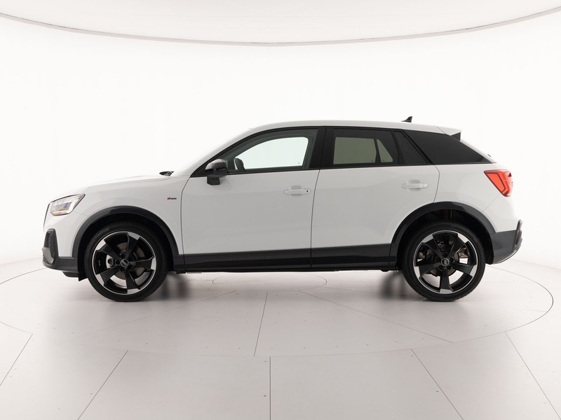 Audi Q2 30 2.0 tdi identity black