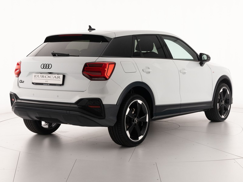 Audi Q2 30 2.0 tdi identity black